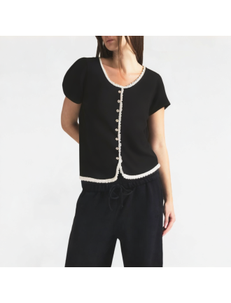 Lace-Edged Straight-Shoulder Short Sleeves Lace-Edged Straight-Shoulder Short Sleeves
